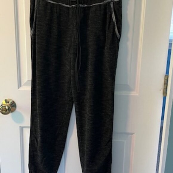 Max Studio Weekend Jogger - Picture 1 of 4